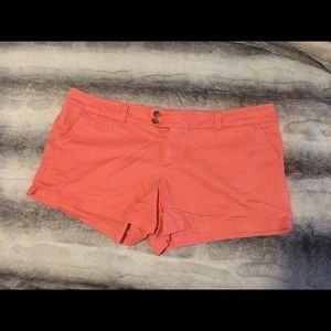 AEO SALMON COLORED SHORTS